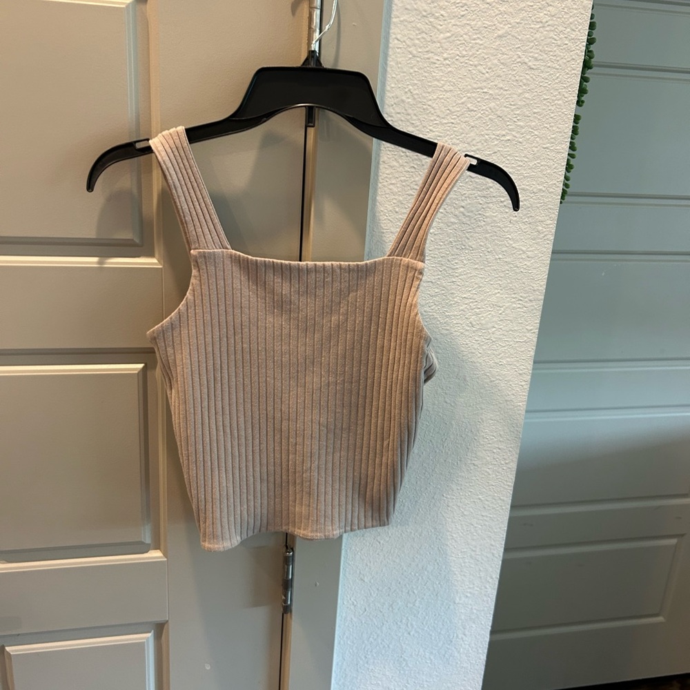 Light tan crop tank top